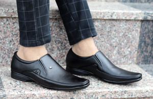aadi Synthetic Leather Lightweight Comfort Summer Trendy