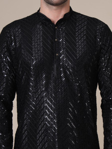 ADHIRAJAN Men Embellished Straight Kurta