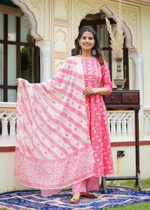 AKIKO Women Kurta Pant Dupatta Set