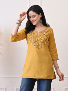 Akshatani Women Embroidered Straight Kurta