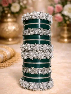 AMANDCO Plastic Pearl Rhinestone Bangle Set