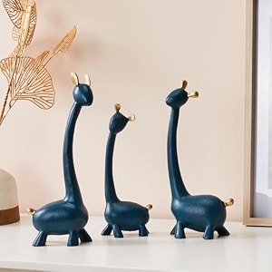 amazon basics giraffe sculpture family of three statues resin sculptures for home decoration figurine accessories art gifts crafts desk ornaments pack of 3 blue color