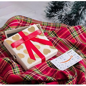 amazon pay - valentine39s day gift card- golden heart box