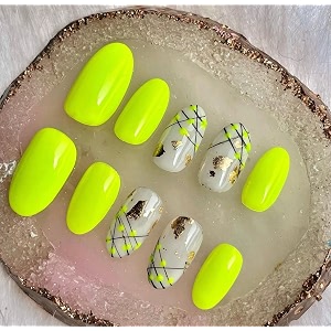 fake nail with glue uv treated nail tip false nails kit all hand made reusable press on nail almon nail tip 12 nail set in one pack neon green