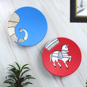 artysta 39enchanting animals39 set of 2 handpainted terracotta decorative wall plates decor hanging wall decor wall plates for living room home decoration 95 inch blue amp red