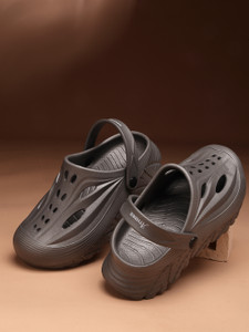 ATHREE Men Clogs