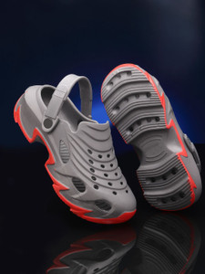 ATHREE Men Clogs