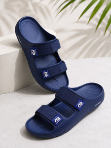athree men slides