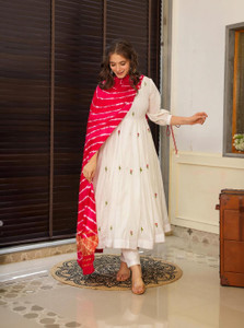 AUREVA LIFESTYLE Embroidered Kurta Trouser Pant