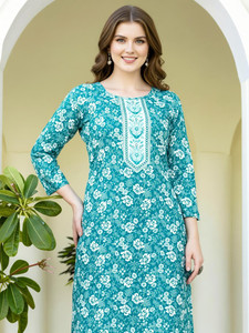 AuzaSho Collection Women Floral Print Straight Kurta