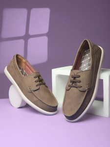Bata men casual boat shoes with soft