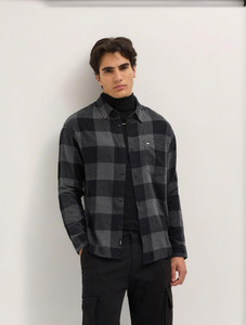 THE BEAR HOUSE Men Checkered Casual Black