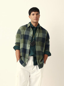 THE BEAR HOUSE Men Checkered Casual Green