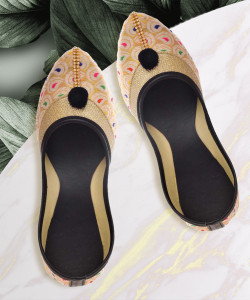 beauty walk jutis for women gold  9