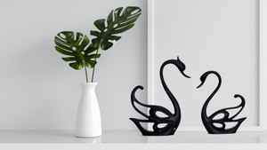 BECKON VENTURE Pair of Duck Kissing Showpiece