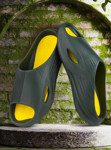 bersache men clogs