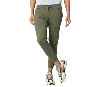 Bewakoof Mens Solid Regular Fit Cotton Blend