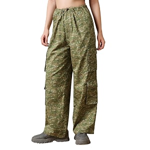 Bewakoof Womens Loose Low Rise Cargo Pant
