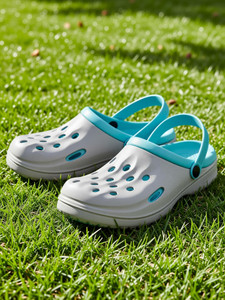 birde men flip flops