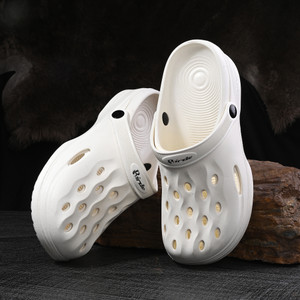 birde men flip flops