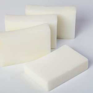 pure goat milk melt and pour soap base 250 gm