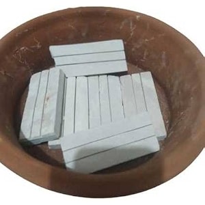 brighty 1 kg white slate kitkatt billiards chalk box  natural stone chalk sticks for billiards board writing art craft amp marking use  pack of 10 sticks