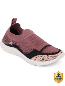 CARLTON LONDON Womens Printed Slip-On Textured Sneakers