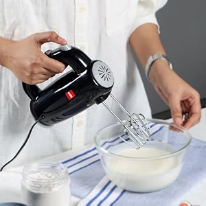 cello besto hand beater mixer 300 watts black  5 variable speed controls power full motor one touch amp unbreakable stand ss beaters amp dough hooks for mixing beating kneading