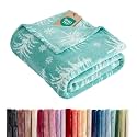 Christmas Fleece Blanket King Size - Flannel Throw - Snowflakes, 90x108