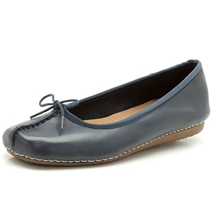 clarks women39s freckle ice pumps