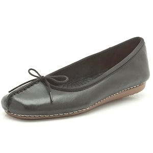 clarks women39s freckle ice pumps