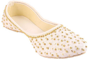 clorigs jutis for women white  9