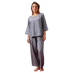 Clovia Women Rayon Night Suit- Printed Top