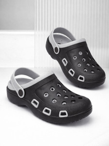CLYMB Men Clogs