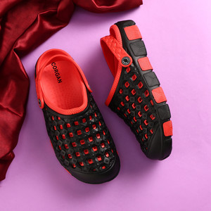 corgan Men Clogs
