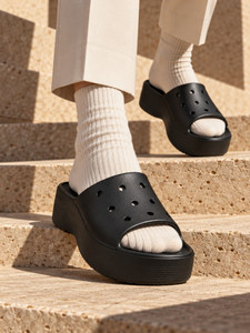crocs women classic platform slides