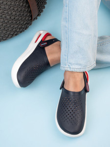 Crosskix Men Clogs