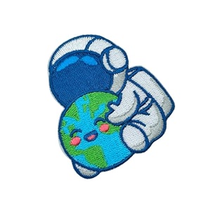 embroidered patch iron-on patch diy clothes sticker trim embellishments applique cute astronaut hugging smiling earth