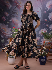 Deklook Women Fit and Flare Black Maxi