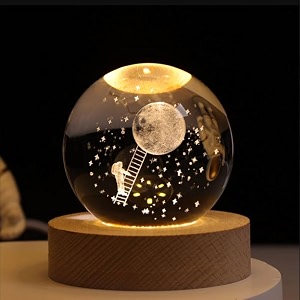 desidiya 3d astronaut climbing moon crystal ball night light with wooden base - led usb table lamp for kids teens and home decor