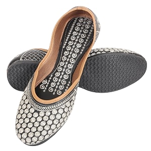DFR Women Embroidered Mojari Juttis