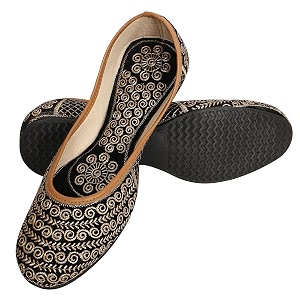 DFR Women Embroidered Mojari Juttis