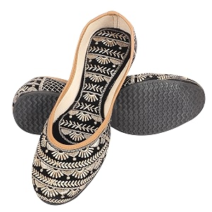 DFR Women Embroidered Mojari Juttis