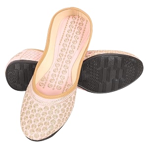DFR Women Embroidered Mojari Juttis