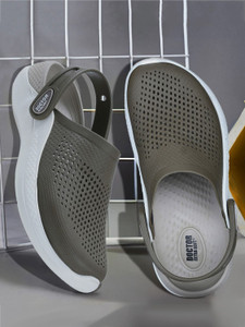 DOCTOR EXTRA SOFT Men Clogs