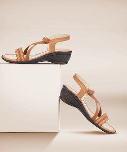 dymo women heels sandal tan  3