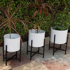 ecofynd centuria mid century metal plant pot set  indoor round planter with metal stand pot white stand black all three sizes