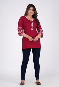 Emica Women Embroidered Straight Kurta