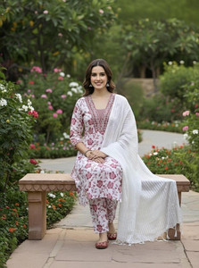 Fabricfetch Printed Embroidered Embroidered Kurta Trouser Pant