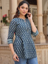 FABRIKART Women Printed Paisley Straight Kurta